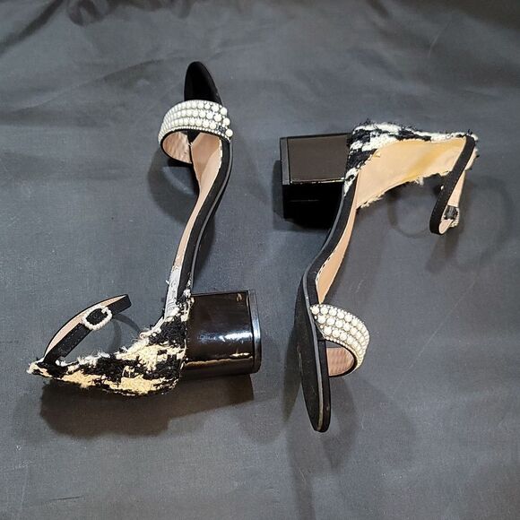 BRAND NEW BETSY JOHNSON LOW BLOCK-HEEL SANDAL - Picture 10 of 14